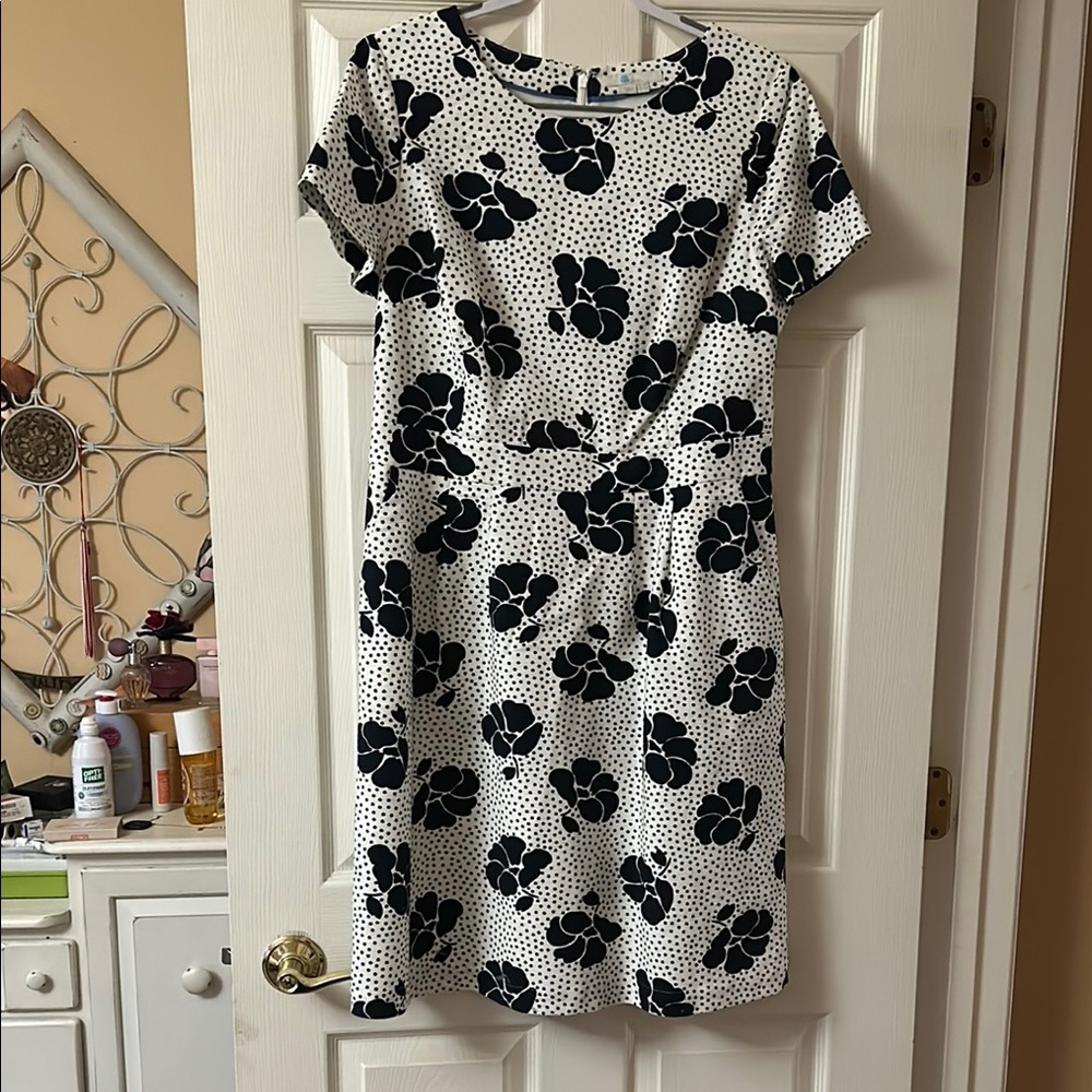 Boden Black and White A-Line Midi Dress with Short Sleeves and Crew Neck